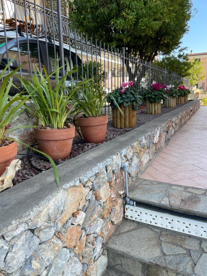 Apartment Aurora & Nicole Ideal Per Biker Con Terazza Vista Mare Parcheggio E Wi-Fi Gratuiti Pietra Ligure Exterior foto