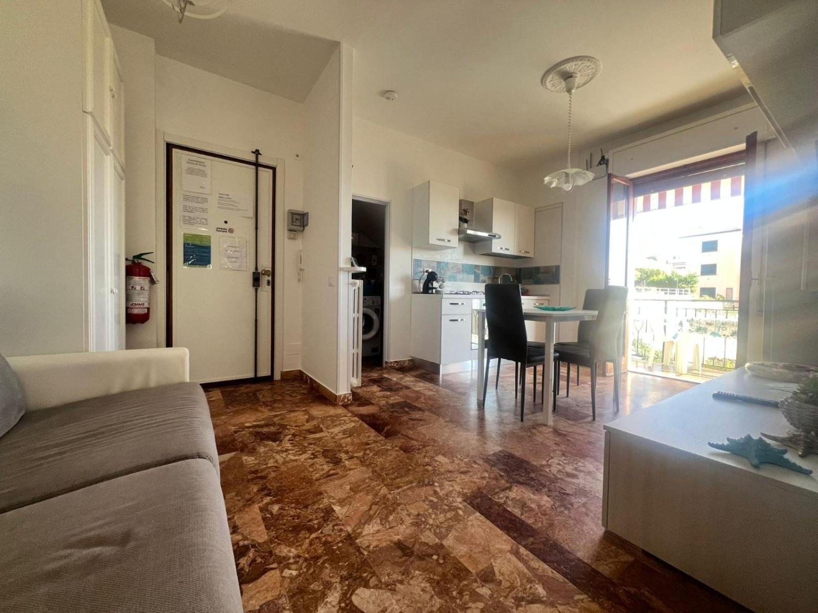 Apartment Aurora & Nicole Ideal Per Biker Con Terazza Vista Mare Parcheggio E Wi-Fi Gratuiti Pietra Ligure Exterior foto